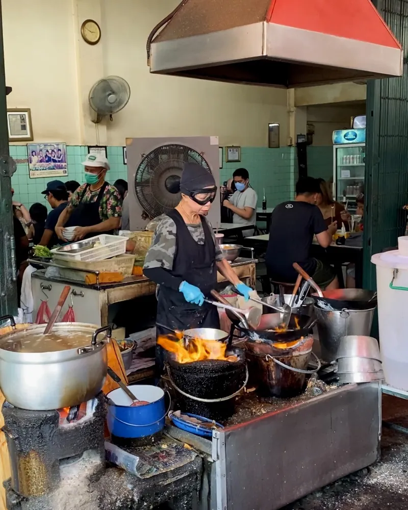 Jay Fai cooking