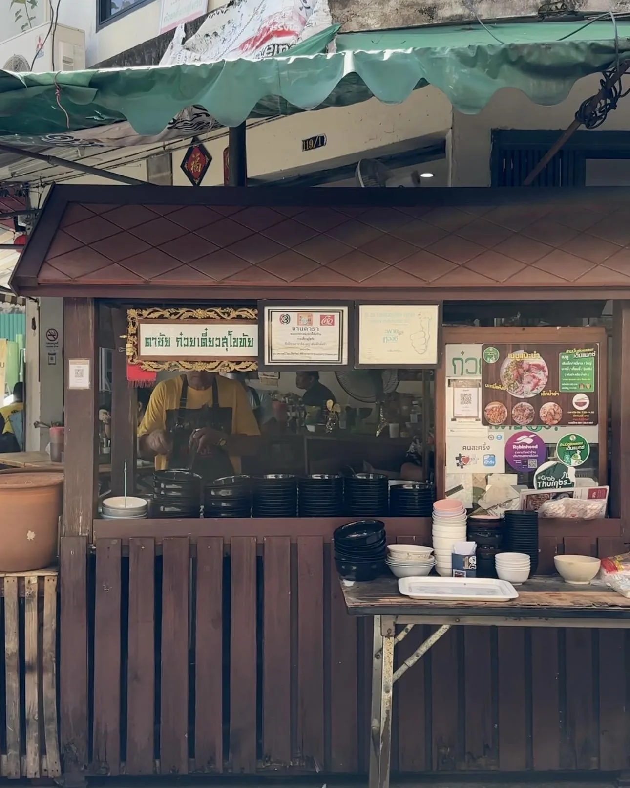 Ta Chai Sukhothai Noodles stall exterior in Bangkok