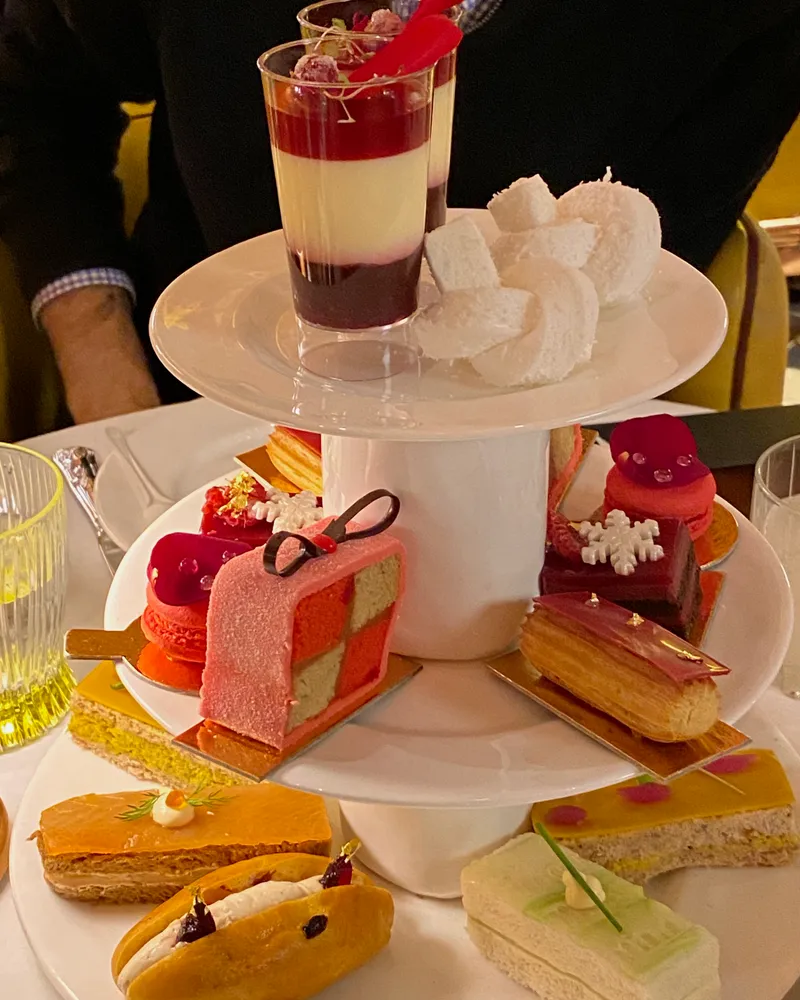 sketch tea cakes