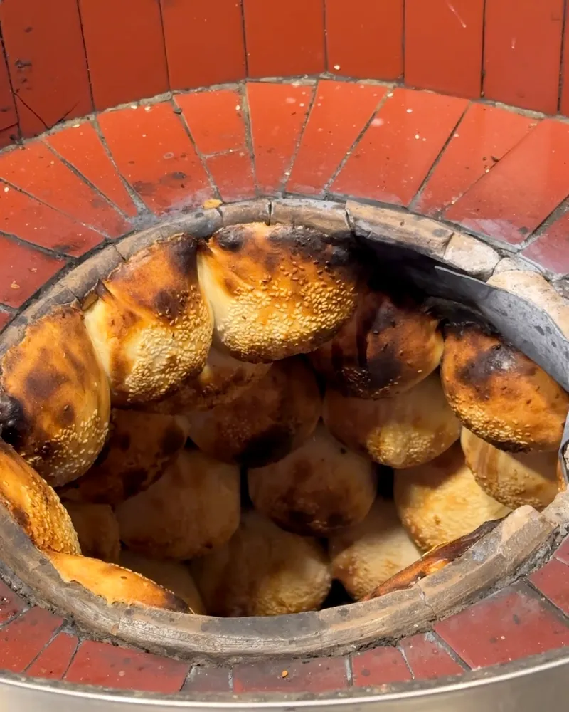 Fuzhou Black Pepper Buns at Raohe Night Market